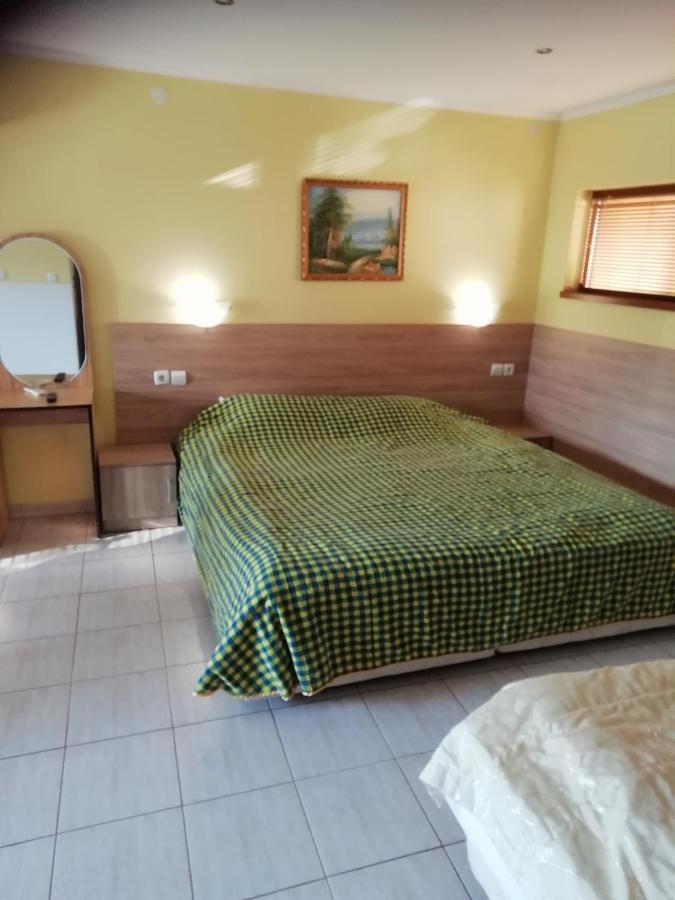 Трите Щерки Tryavna Luaran gambar